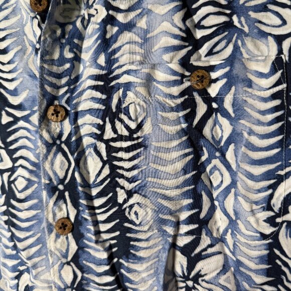 Caribbean Shirt M Shirt Hawaiian. Blues and White Cruise Vacation Fun Shirt - Picture 5 of 7